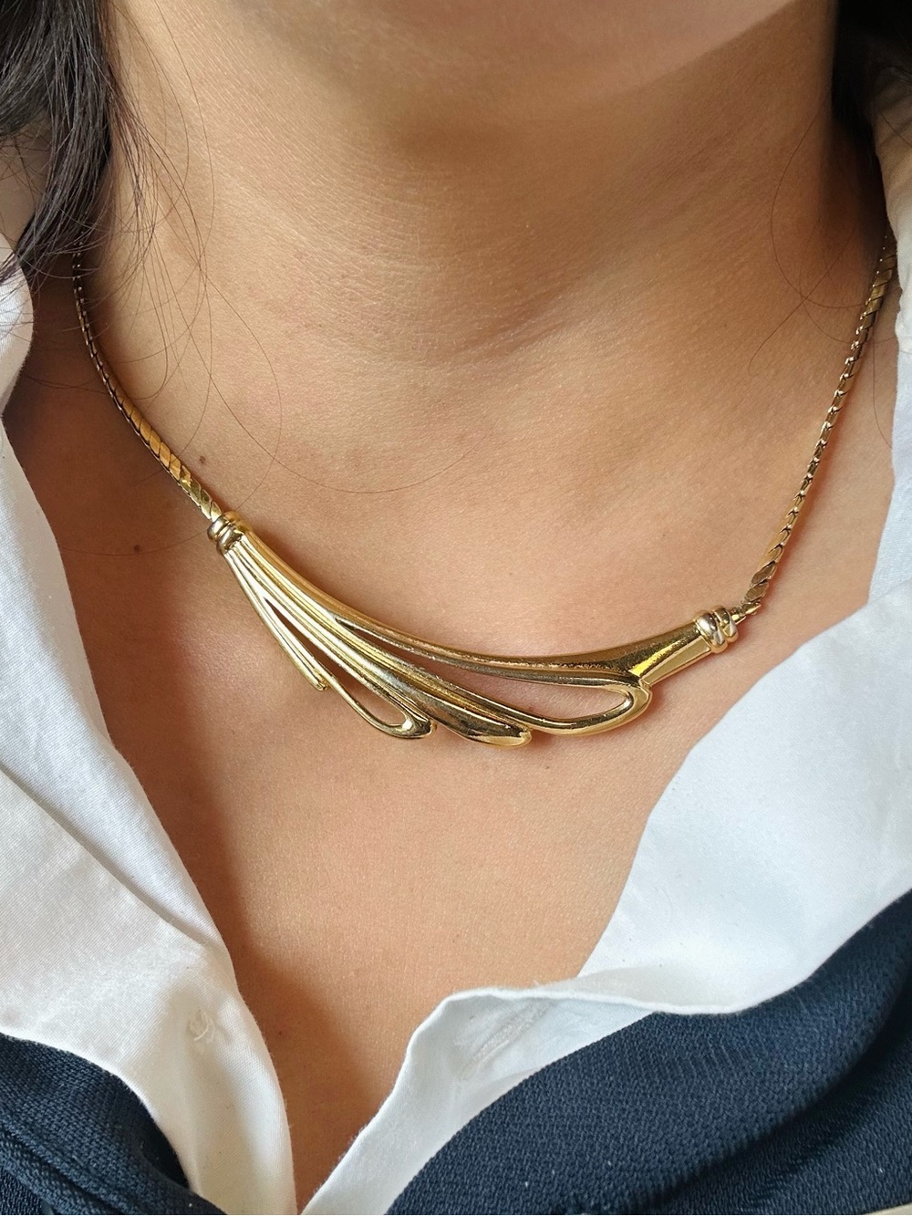 Vintage Trifari Gold Tone Fancy Necklace Open Link Curvy Bar Chain Shiny 16"